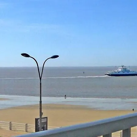 Hotel Kyriad - Royan Plage 2*