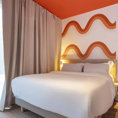 Hotel Kyriad - Royan Plage 2*