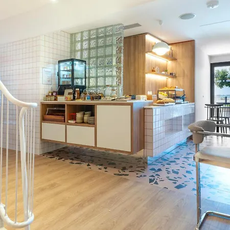 Hotel Kyriad - Royan Plage 2*